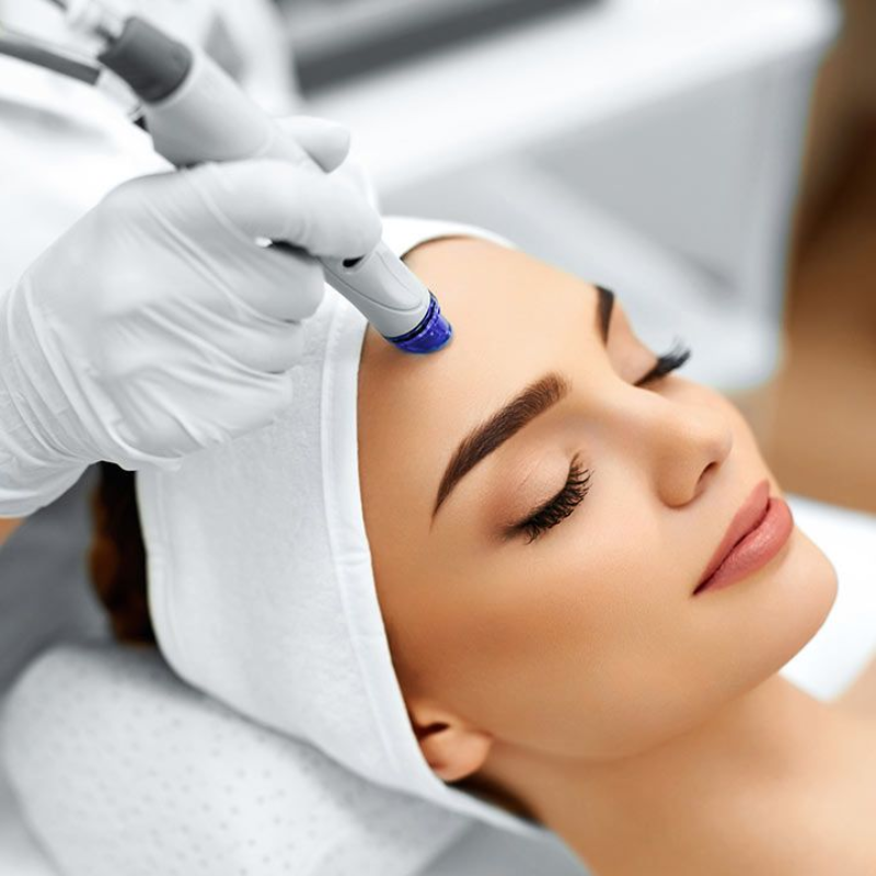 Facial treatment at Bold n Beauty