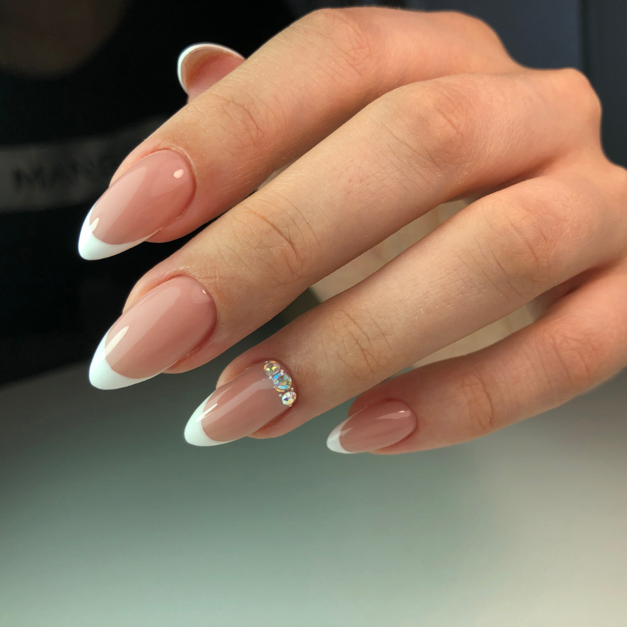 Bridal nail art