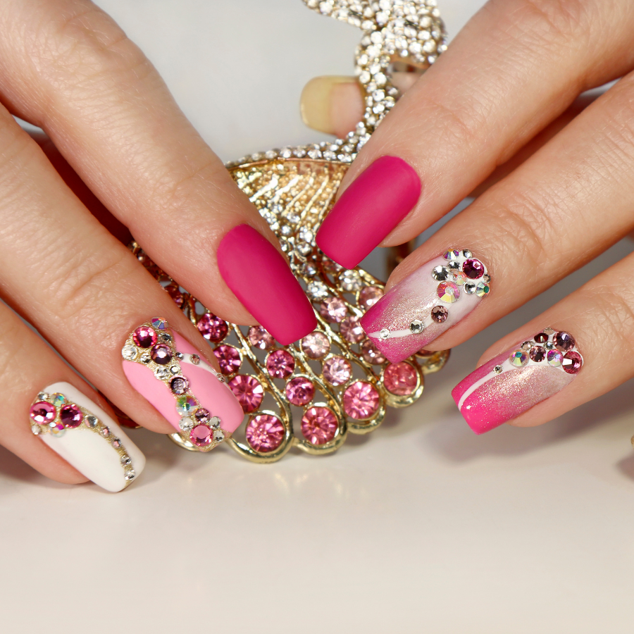 Minimal nail art